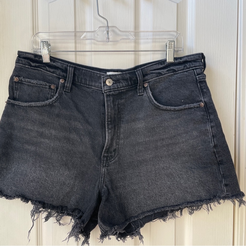 Abercrombie High Rise 90s Cutoff Short
